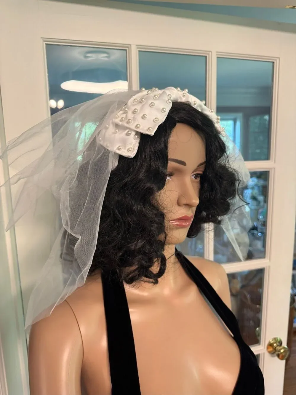 White Satin & Pearl Bow Short Wedding Veil NIB